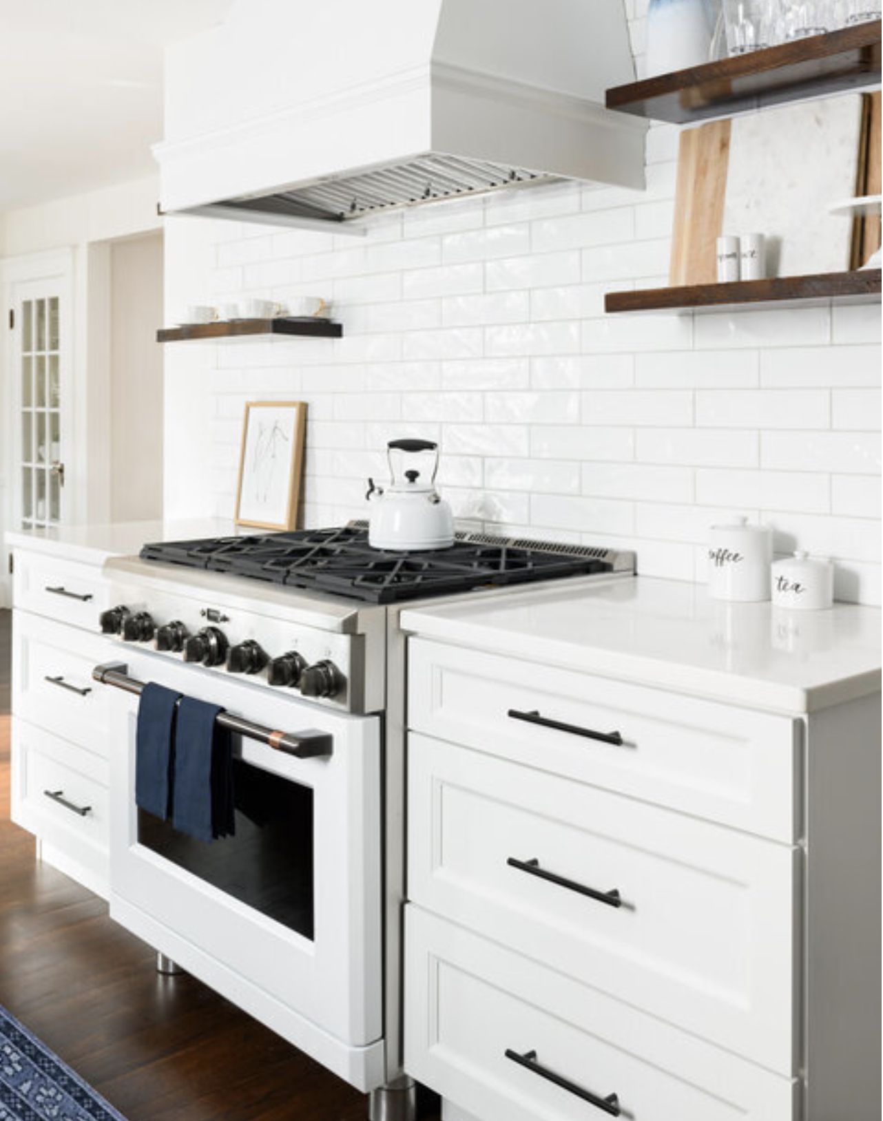 white appliances kitchen