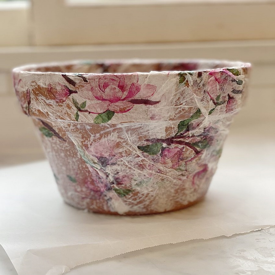 decoupage flower pots with tissue paper