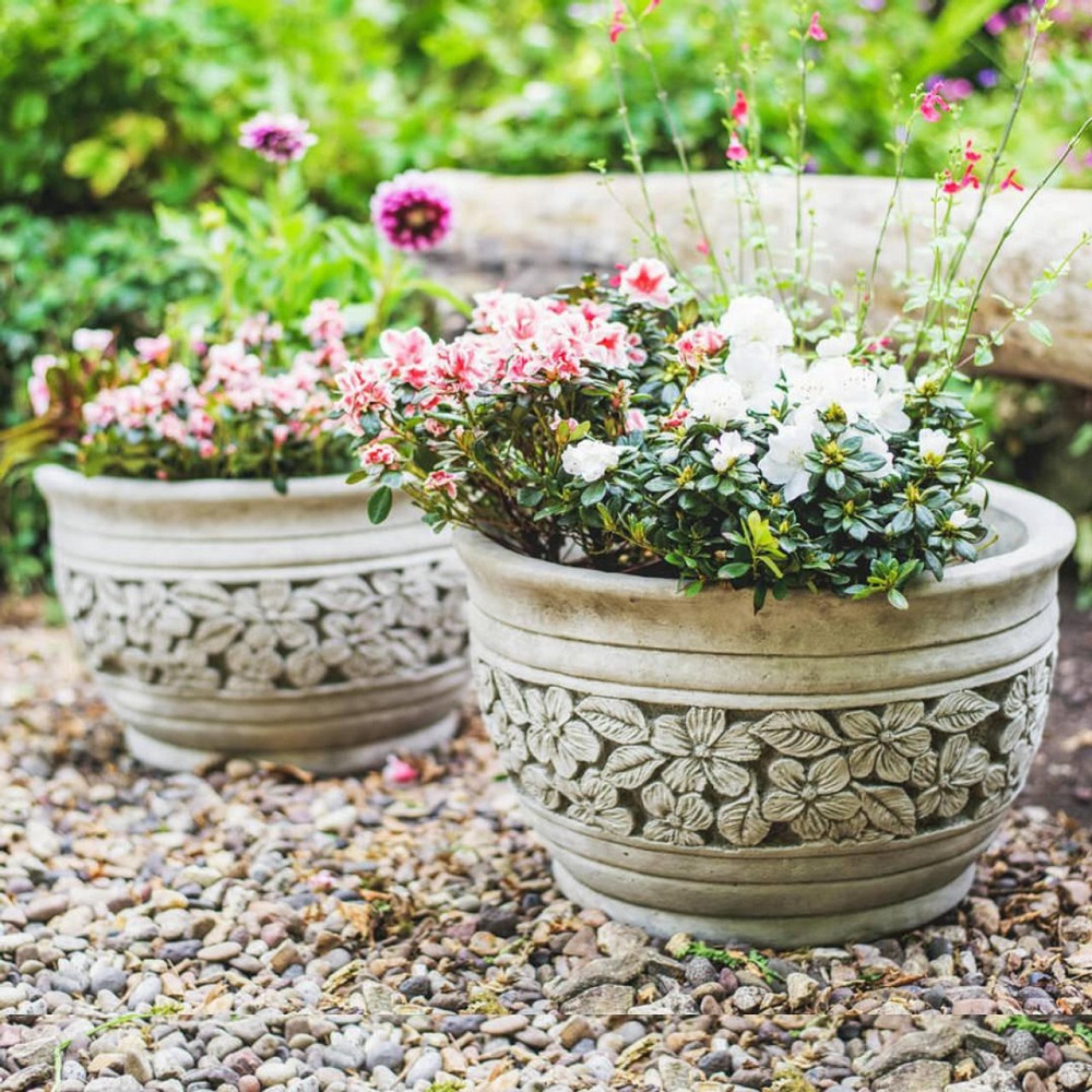 decorating flower pots with stones