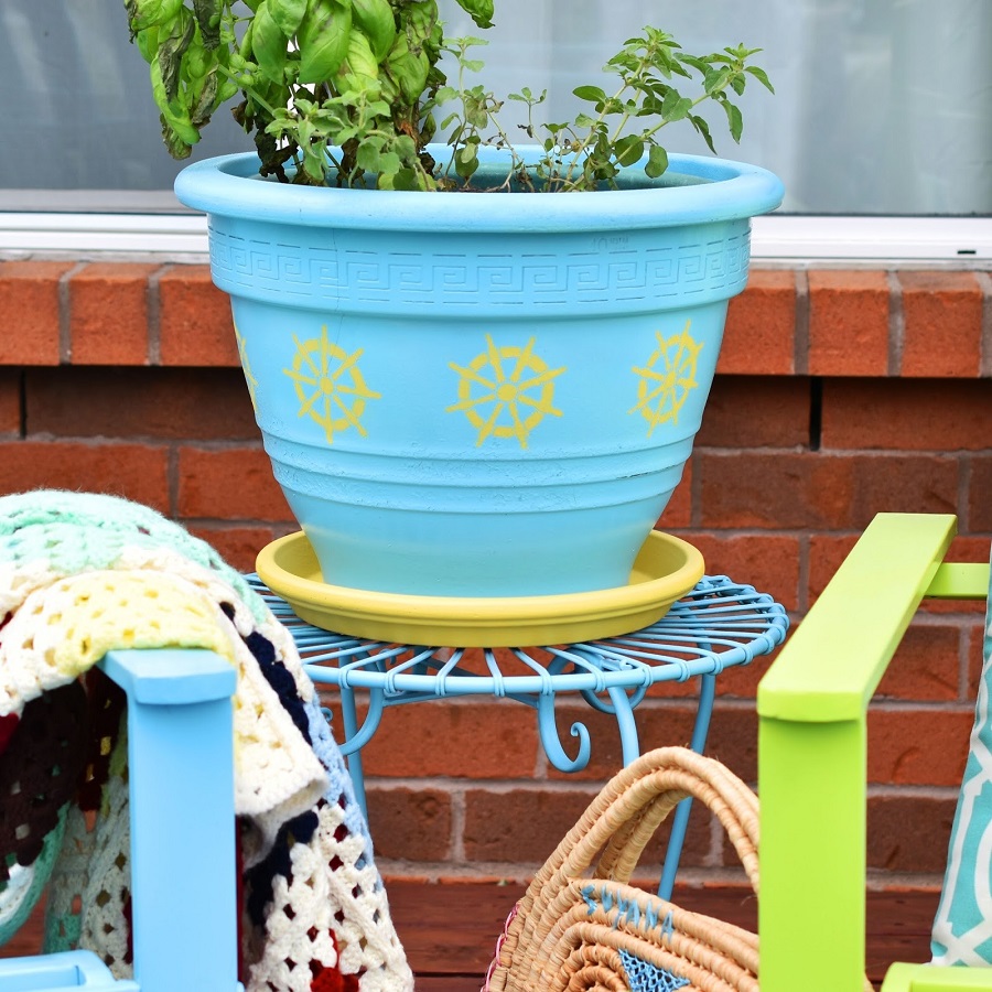 spray paint flower pots
