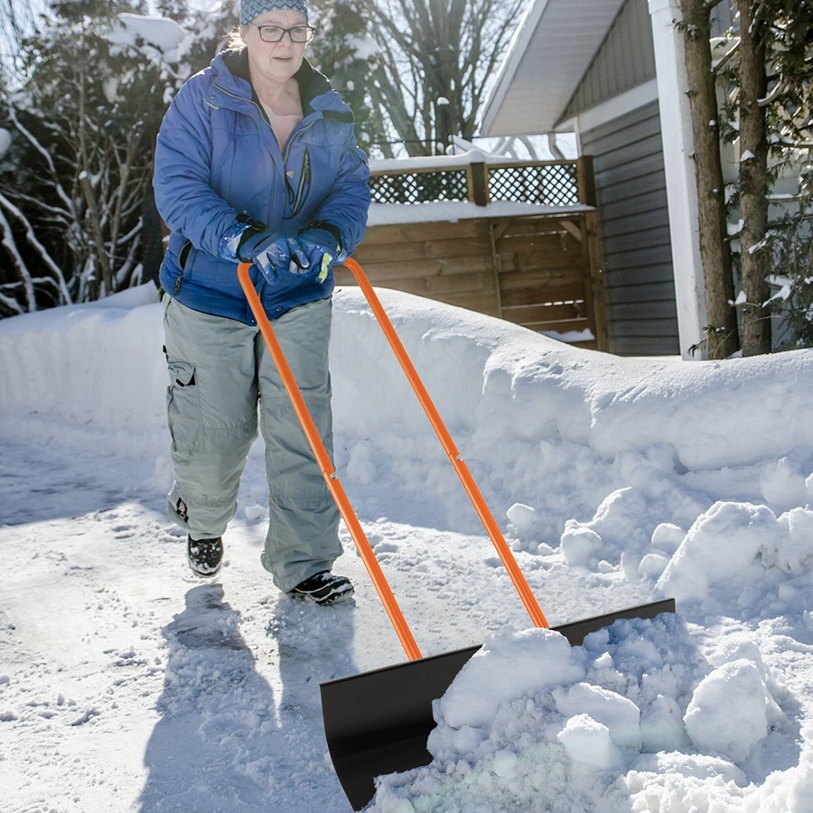 snow shovel
