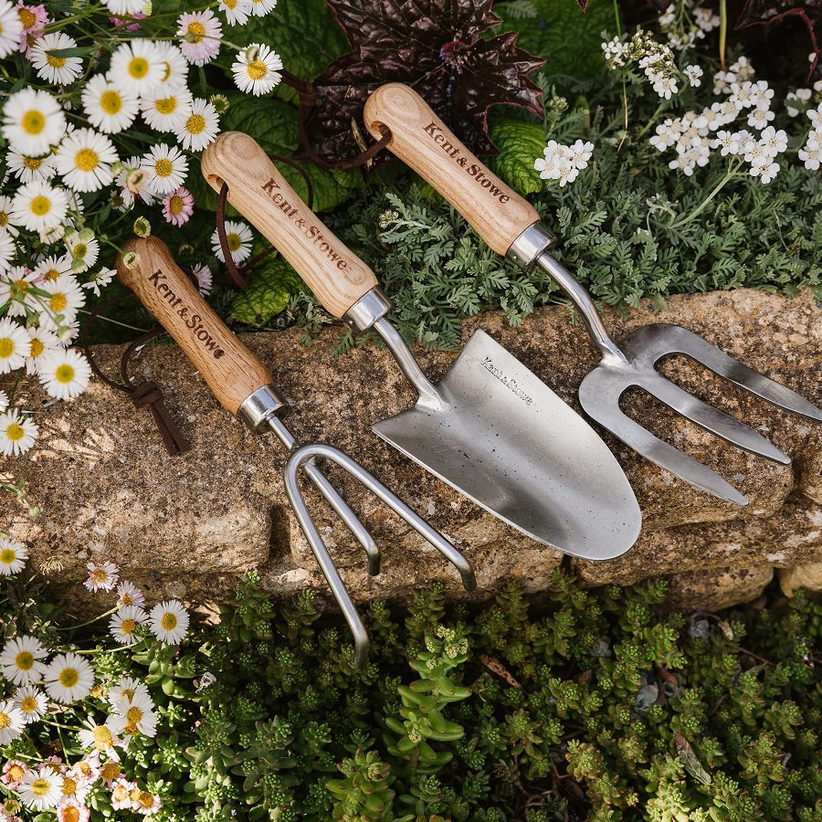 gardening shovel